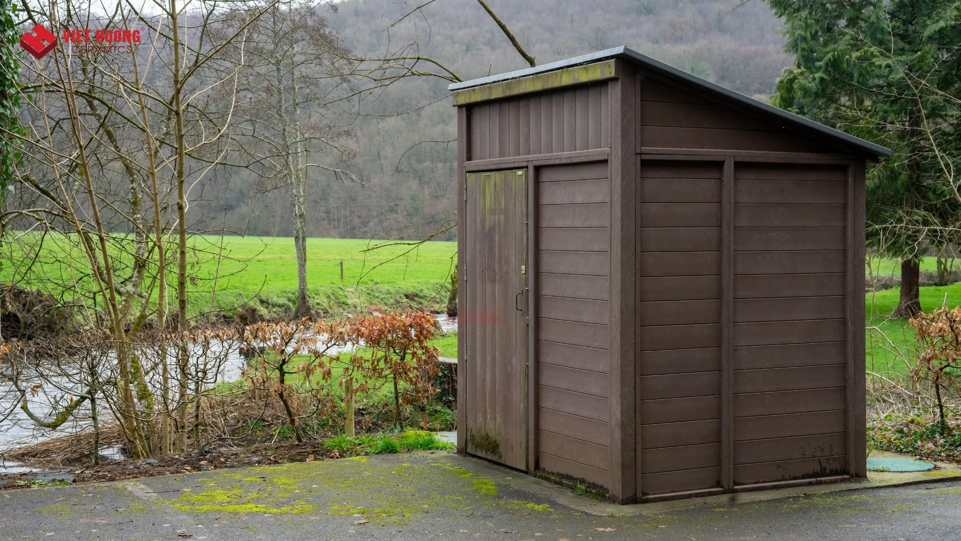 Mẫu nhà vệ sinh riêng biệt ngoài trời