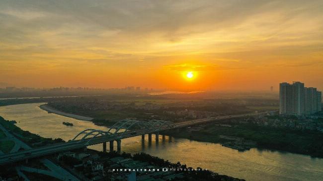 Cận cảnh chất lượng bàn giao mặt ngoài tòa nhà chung cư Eurowindow River Park với hệ thống cửa sổ cao cấp.