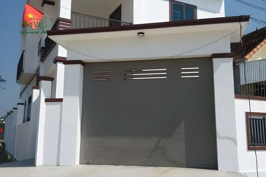 Mẫu nhà hiện đại có cửa cuốn