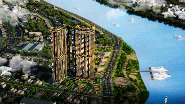 Một nhà đầu tư đang xem xét và kiểm tra kỹ lưỡng bản quy hoạch 1/500 trước khi quyết định mua bán bất động sản