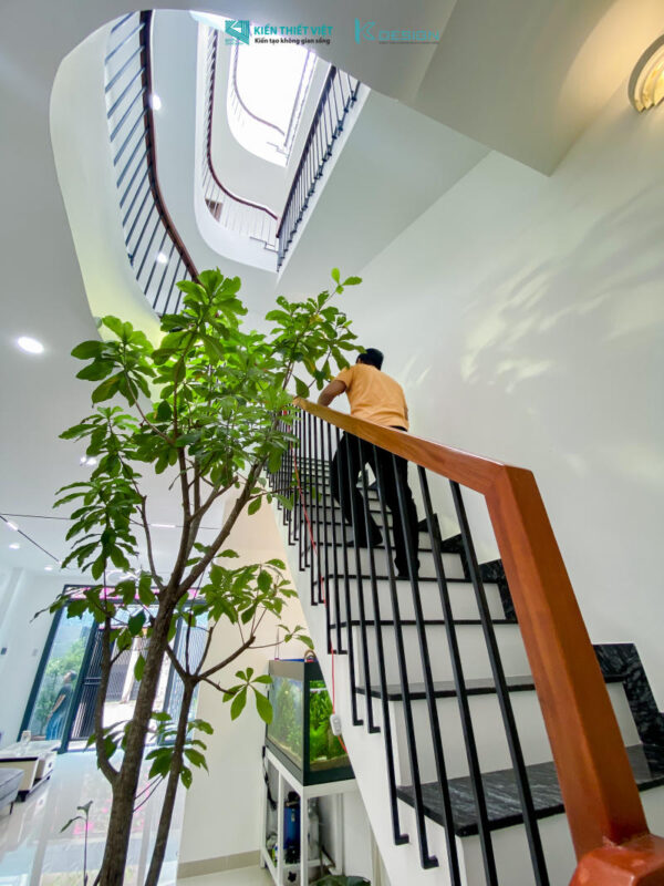 Làm Giếng Trời Cho Nhà Ống: Hướng Dẫn Toàn Diện Từ A Đến Z